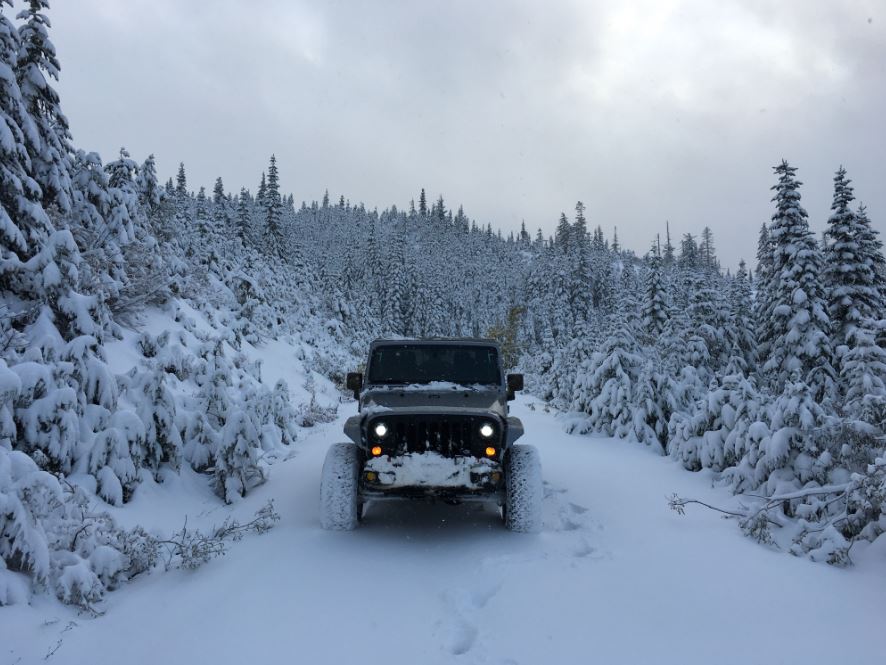 snowjeep.jpg